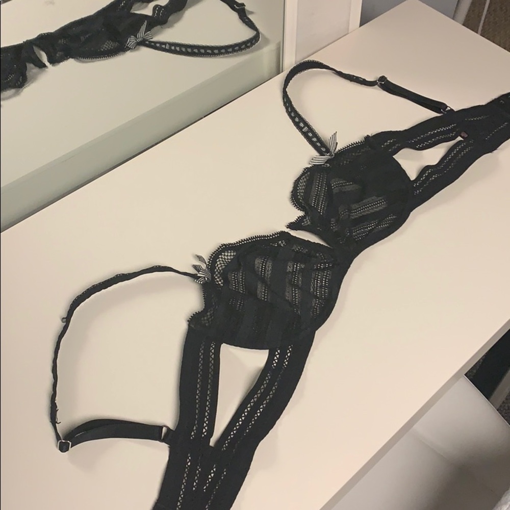 Victoria’s Secret Vcut lace bralette